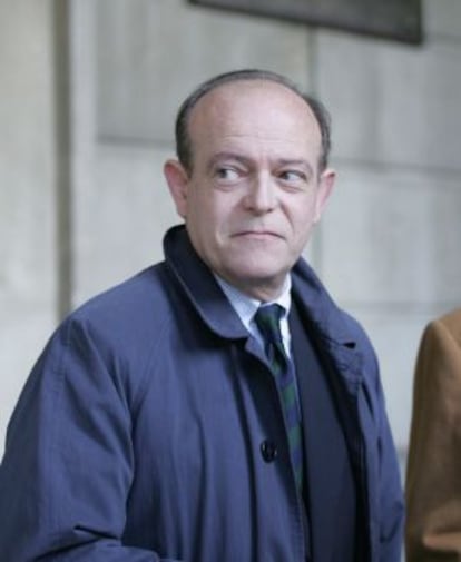 José María Tabares sale de un juzgado de Sevilla.