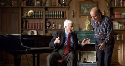 Leslie Nielsen con Chiquito de la Calzada en 'Spanish Movie'.