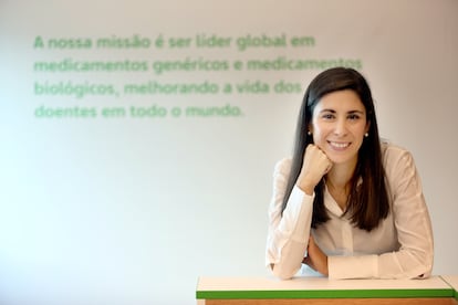 Marta González asciende a directora general de Teva España tras diez años en la compañía. Se unió a la firma en el año 2015 como directora de estrategia y, en 2018, pasó a ocupar el cargo de directora de marketing, portfolio y digital. En el año 2020, se trasladó a Portugal para liderar la compañía en ese país y, el pasado año, fue nombrada directora del hub del sur y este de Europa, gestionando diferentes mercados.