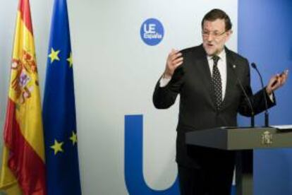 El presidente del Gobierno, Mariano Rajoy, durante la rueda de prensa que ha ofrecido tras asistir a la cumbre de la UE celebrada hoy en la capital belga.