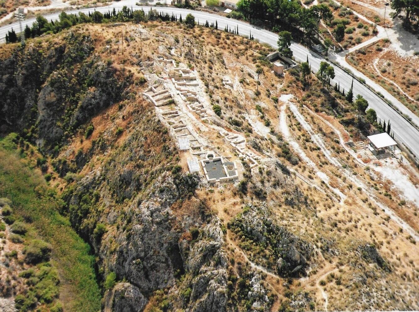 Imagen aérea del yacimiento de El Monastil.