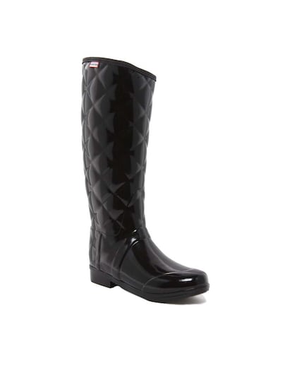 Bota negra acolchada de Hunter (168,48 euros).