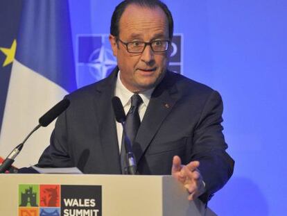 Hollande, durante una rueda de prensa en la cumbre de la OTAN en Gales.