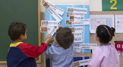 Niños en clase de catalán en un colegio público de Barcelona.