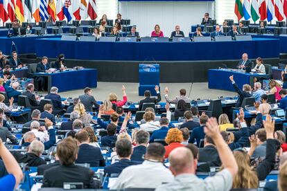 Vista de la votación del Parlamento Europeo presidida por Roberta Metsola, este miércoles en Estrasburgo.