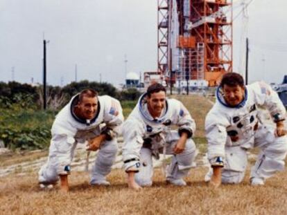 El astronauta Walter Cunnigham, el ministro de Ciencia, Pedro Duque, la ingeniera Santa Martínez y el ingeniero de la NASA José Manuel Grandela se reúnen hoy en Madrid para celebrar el 50 aniversario de la llegada al satélite
