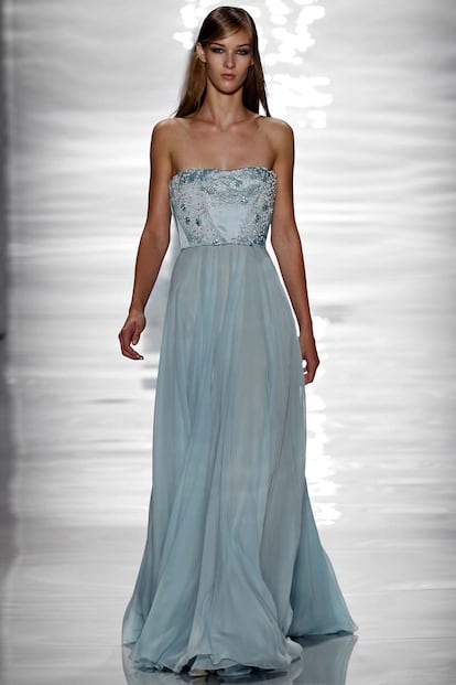 los interminables escotes de reem acra