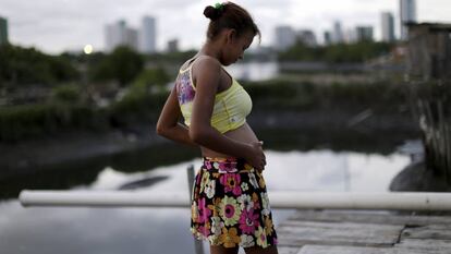 Uma mulher grávida no Recife.