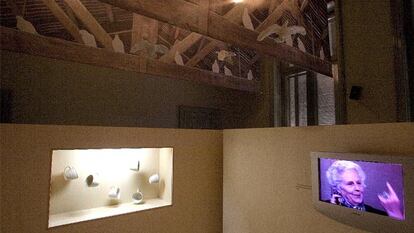 Sala dedicada a &#39;La plaça del Diamant&#39; en la exposición sobre la obra de Mercè Rodoreda.