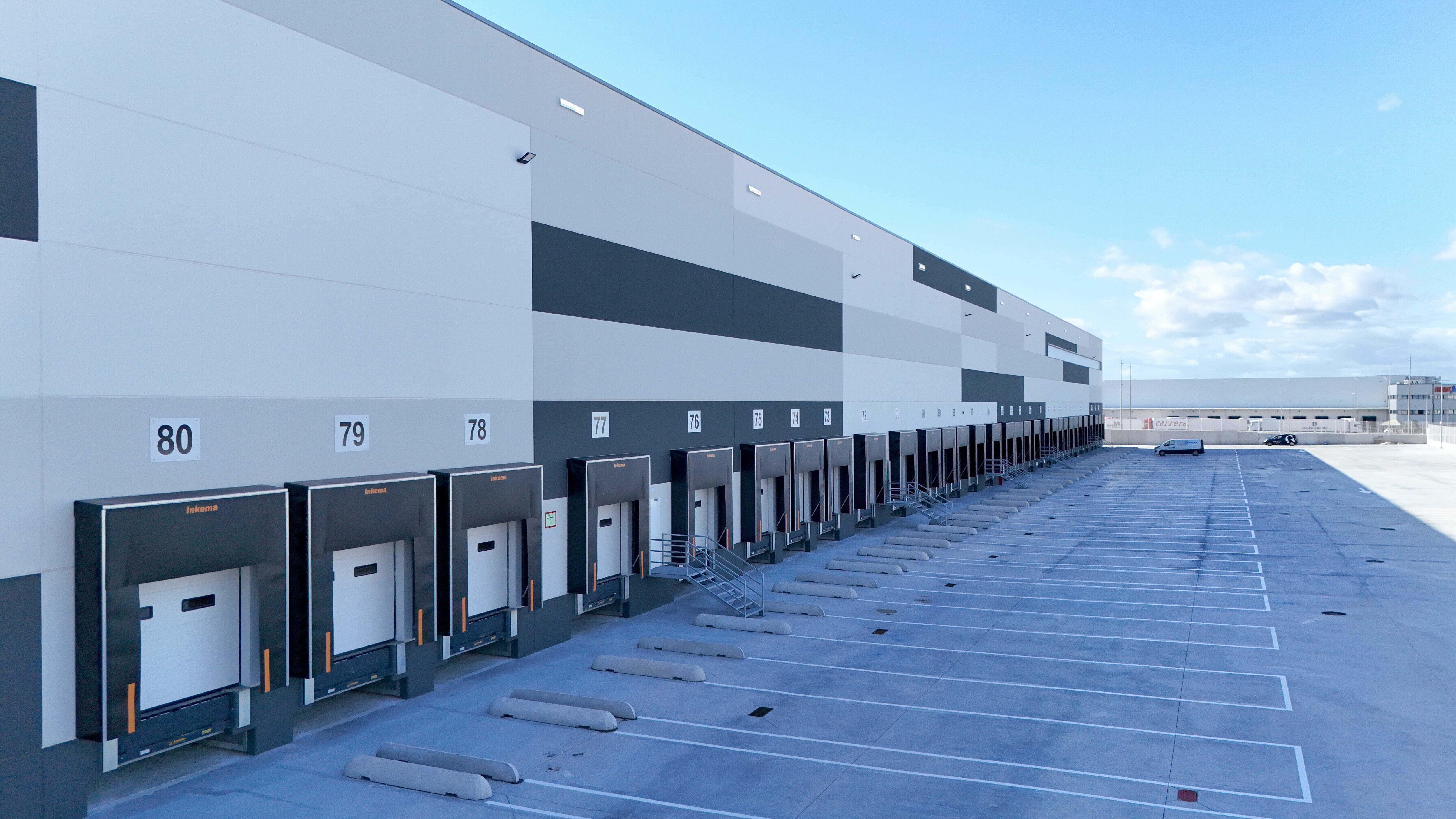 Exterior de la plataforma logística de Dia en Dos Hermanas (Sevilla).