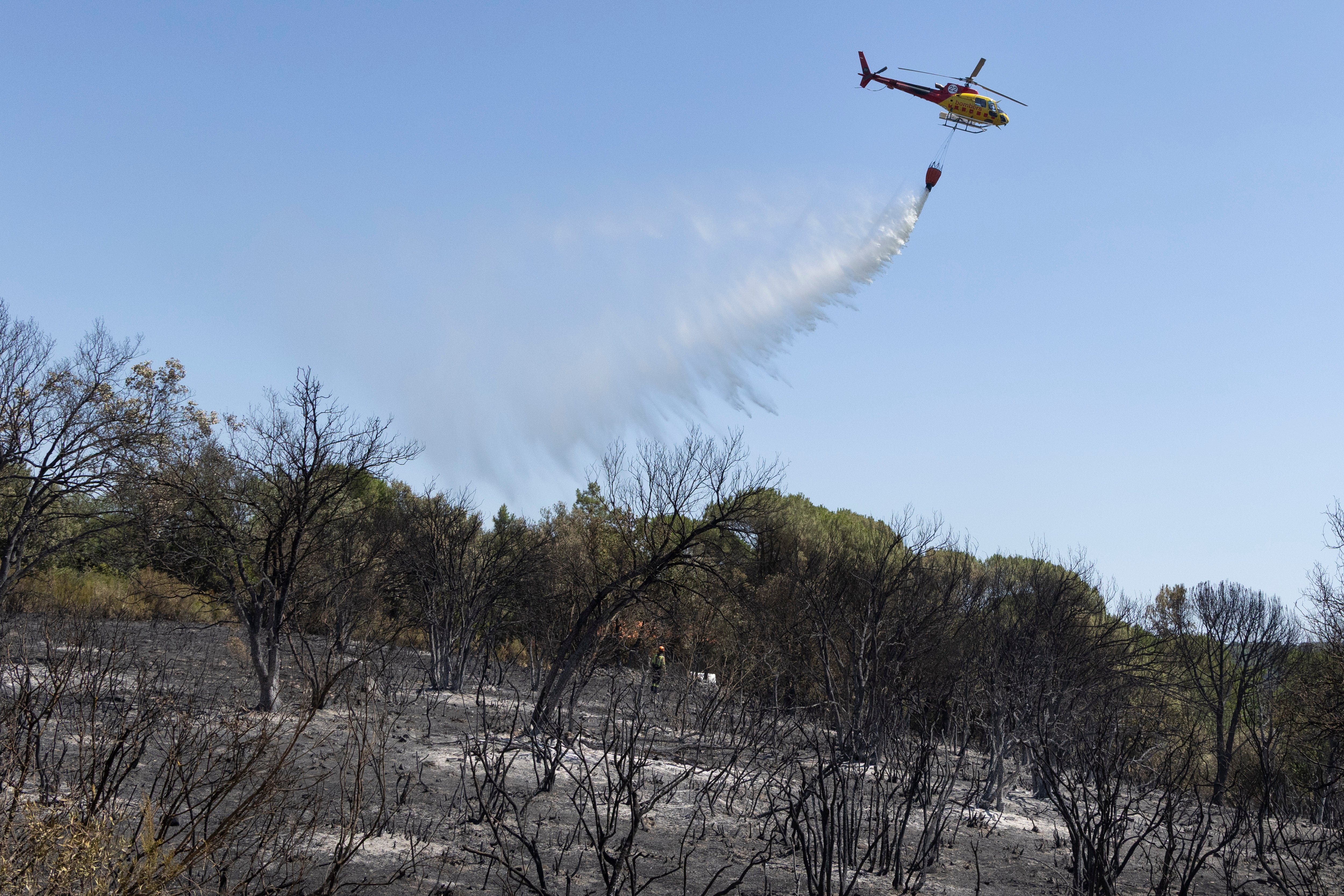 El Govern levanta el confinamiento de los ocho municipios afectados por el incendio de Les Gavarres