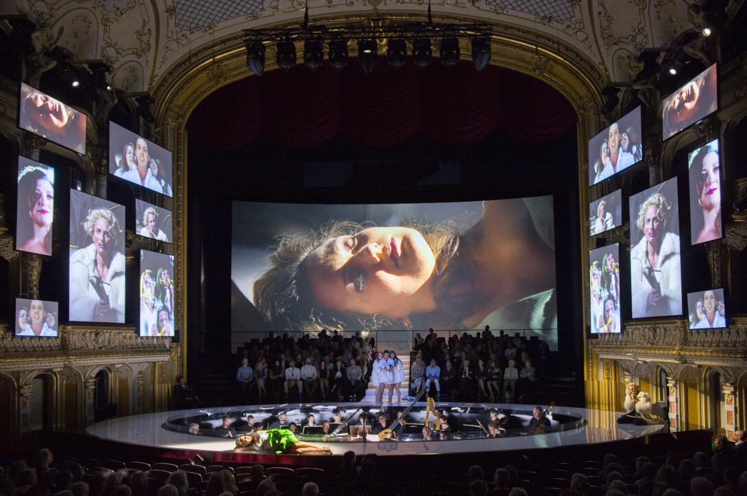 Plano general del escenario del Liceo en 'L'incoronazione di Poppea'.