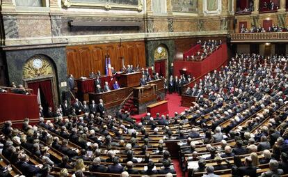 Hollande parla davant l&#039;Assemblea Nacional i el Senat.