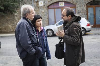 Juli&agrave; de J&ograve;dar, Anna Gabriel y Antonio Ba&ntilde;os en Montesquiu.