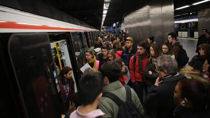 Jornada de paros, hoy en el Metro de Madrid.