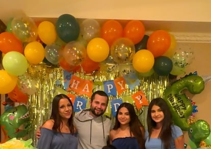 José Contreras Díaz con su familia