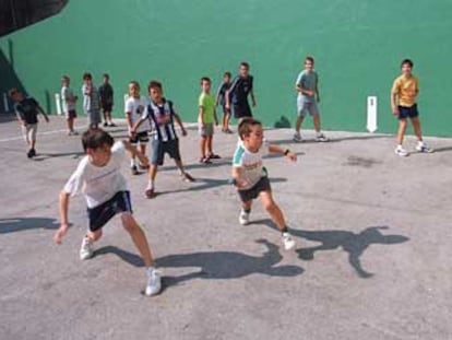 'Barrene'  infantil, juego popular de pelota