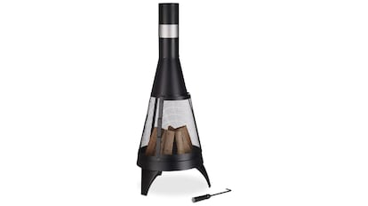 Chimenea de jardín con atizador.