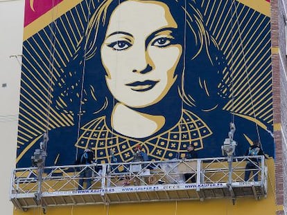 El mural 'Paz y libertad', del artista urbano OBEY.