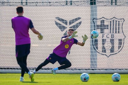 Joan García, diesen Freitag während der Trainingseinheit von Barcelona im Joan Gamper Sports City.