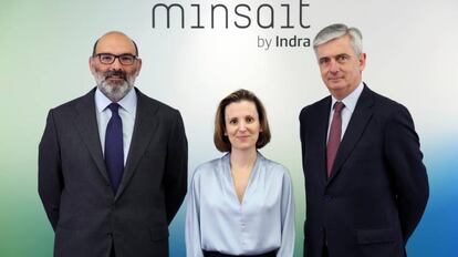 Fernando Abril-Martorell (I), Cristina Ruiz y Javier de Andr&eacute;s. 