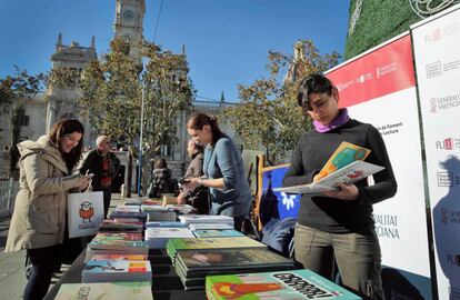 Uno de los expositores de ‘Esta Navidad, regala cultura valenciana’.