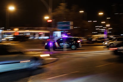 Un coche de Policía Nacional en Madrid, en febrero de 2022.