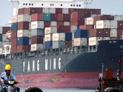 Un carguero en el puerto de Keelung, al norte de Taiwán.