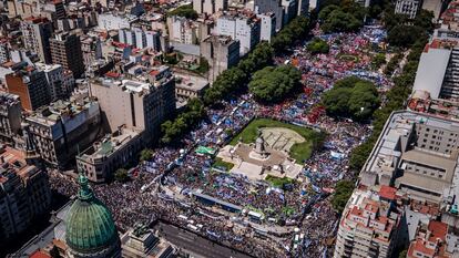 Manifestación contra el Gobierno de Milei en la Plaza del Congreso en Buenos Aires.