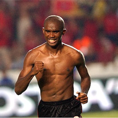 El dealntero camerunés del Real Mallorca, Samuel Eto&#39;o, celebra el segundo gol para su equipo.