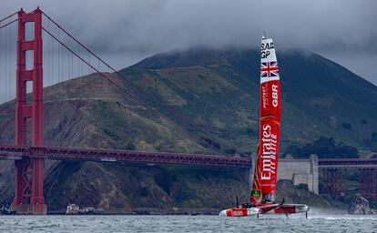 El F50 británico, en la Bahía de San Francisco.