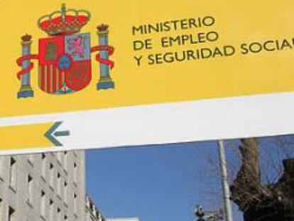 Fachada del Ministerio de Empleo y Seguridad Social en Madrid.