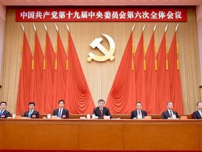 El presidente de China, Xi Jinping, participa en el Sexto Pleno del Comité Central del Partido Comunista clausurado este jueves en Pekín