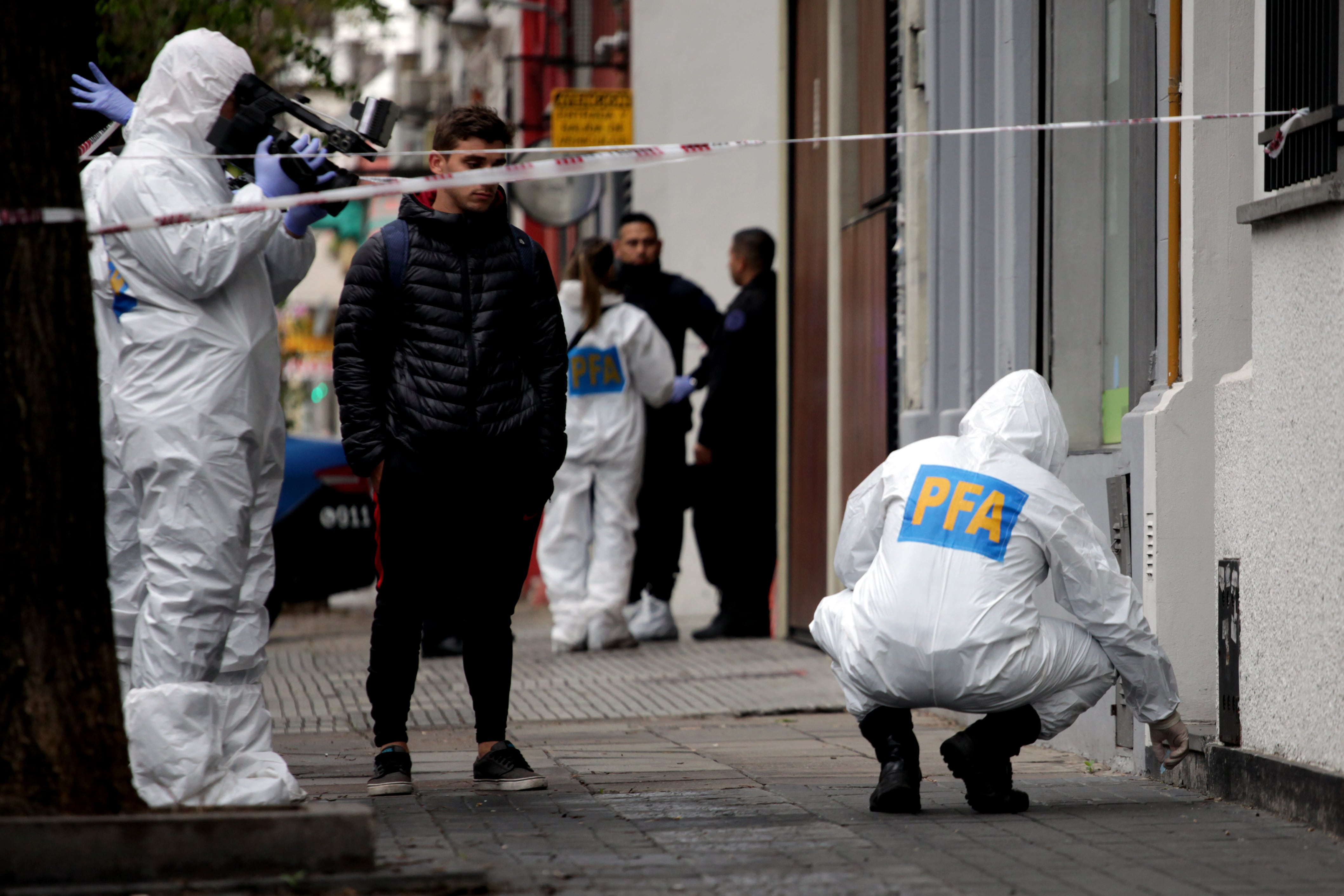 Los investigadores relacionan el tiroteo en una escuela de Argentina con una comunidad virtual que glorifica la violencia