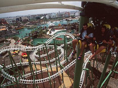 El Jaguar es una de las principales atracciones del parque sevillano Isla Mágica.