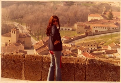 Sanmao during a visit to Segovia.