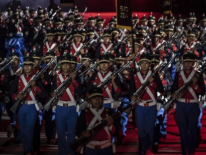 En el zócalo capitalino se llevaron a cabo los actos conmemorativos con motivo a los 200 años de la entrada del ejército trigarante a la Ciudad de México, lo que significó la consumación de la independencia.