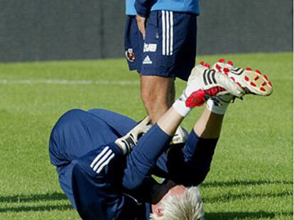 Raúl y Cañizares, en un entrenamiento de la selección española.