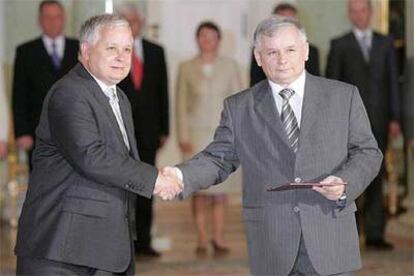 Lech (izquierda) y Jaroslaw Kaczynski, en Varsovia.