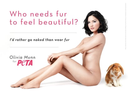 Peta es probablemente la organización que ha conseguido en más ocasiones que una estrella se quite la ropa pare defender una de sus causas. La modelo Christy Turlington, las actrices Taraji P. Henson, Eva Mendes u Olivia Munn (en la imagen), la cantante Pink así como la estrella de la televisión Khloé Kardashian, denunciaron el uso de pieles en la ropa. La actriz Jenna Dewan Tatum hizo campaña por parar la utilización de pieles de animales exóticos, y las intérpretes Angela Simmons y Lisa Edelstein la han hecho por el vegetarianismo. Por su parte, la actriz canadiense Laura Vandervoort se metió en una pecera para denunciar la situación de los animales en los parques acuáticos.