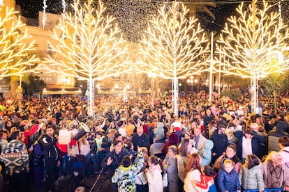 Encendido del alumbrado de Navidad en la plaza del Ayuntamiento de Cádiz durante la celebración del año pasado.