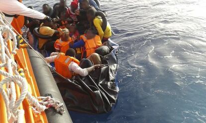 Nineteen sub-Saharan immigrants arrive in Motril, Granada, at the weekend.