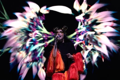 La cantante islandesa Björk, este lunes durante su concierto en Madrid.