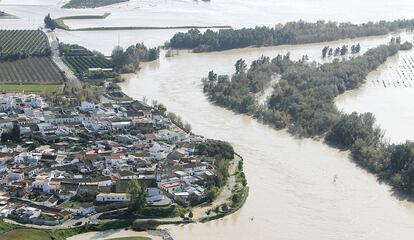 Imagen de Alcolea del Río, inundada tras las fuertes lluvias.