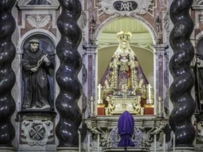 La Patrona, en su retablo de la iglesia de Santo Domingo, en Cádiz.