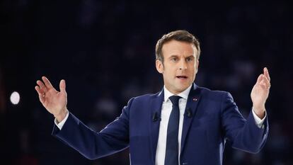 El presidente francés y candidato a la reelección, Emmanuel Macron, pronuncia un discurso el 2 de abril en París, Francia