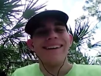 Nikolas Cruz, el joven que asesinó a 17 personas en un instituto de Parkland, en Florida, se había grabado días antes alertando de su macabro plan