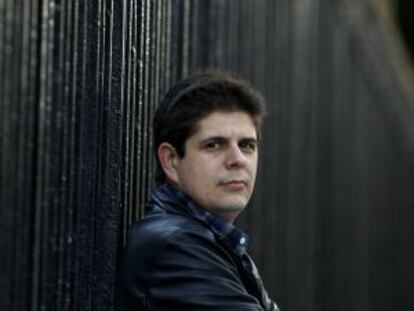 Javier Perianes, pianista, posa en el Parque de el Retiro.