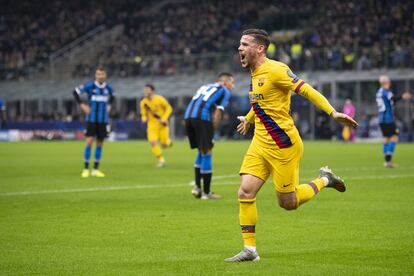 Carles Perez comemora o primeiro gol do Barça contra a Inter.