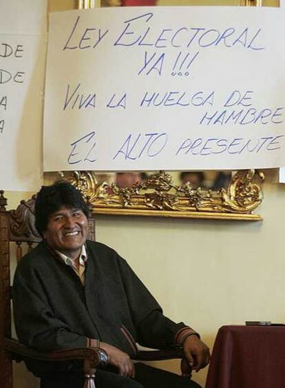 El presidente boliviano, Evo Morales, en el palacio presidencial donde ha comenzado hoy una huelga de hambre